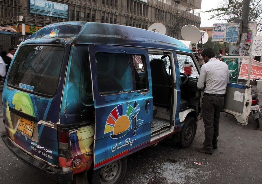 Karachi Press Club and journalists violently attacked by mob