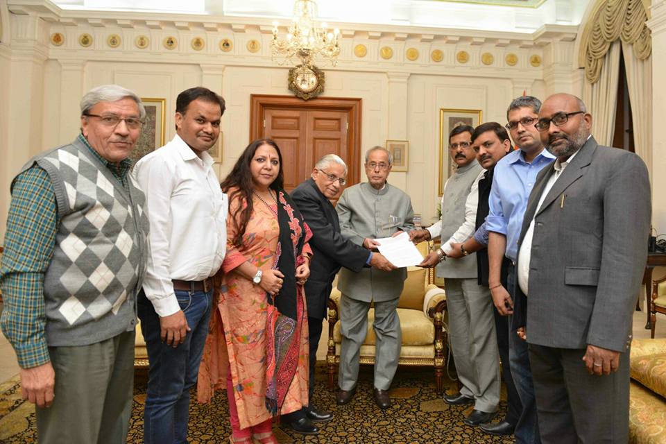 NUJ(I) delegations calls on President of India