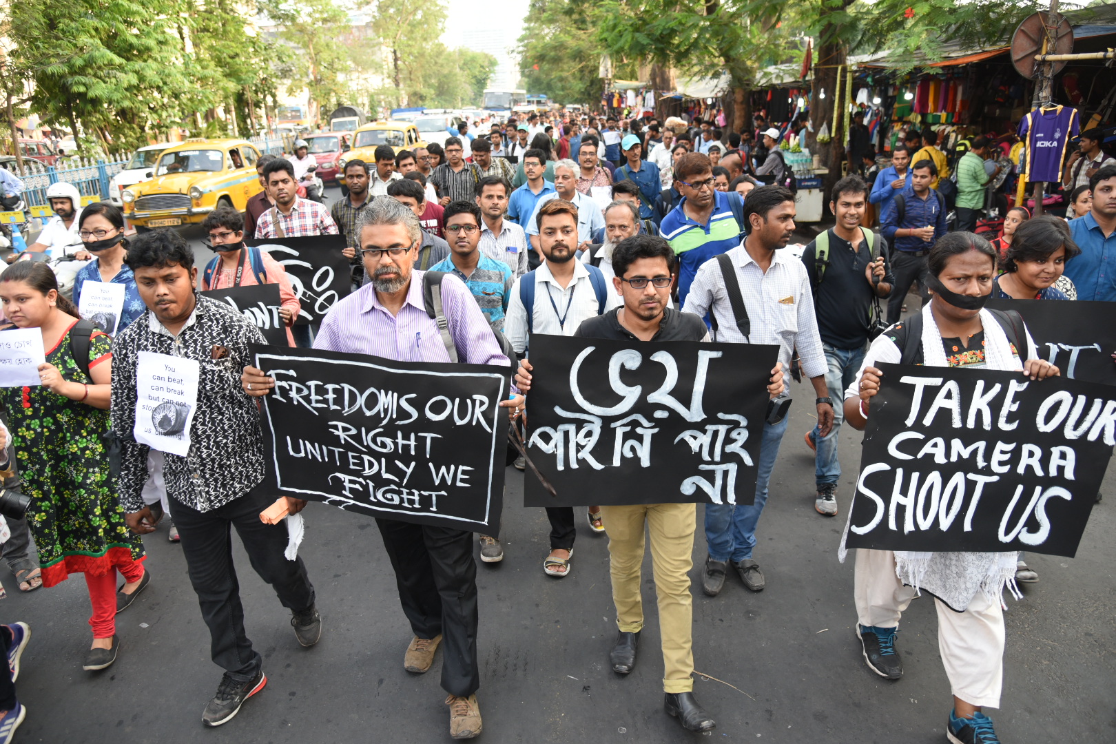 Journalists assaulted while covering poll violence in Kolkata