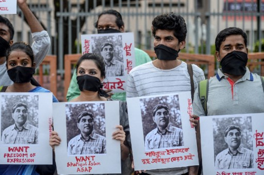 Bangladesh: Three journalists charged under Digital Security Act